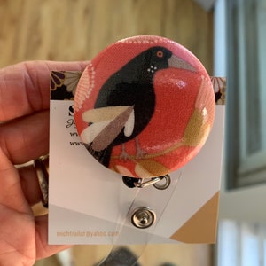 Porta badge retrattile e cordino per infermieri Currawong australiano