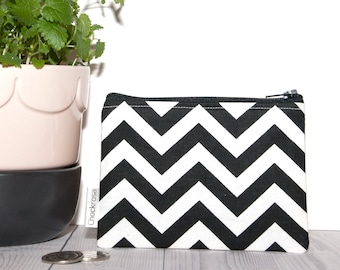Chevron Black and White Coin purse, Small zipper pouch, Zippered Pouch, Zipper coin purse, Zippered coin pouch, Change purse, change pouch