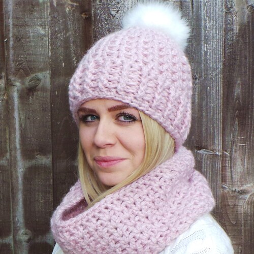 SNUGGLE POM Crochet Hat Pattern Crochet Cowl Pattern Crochet - Etsy