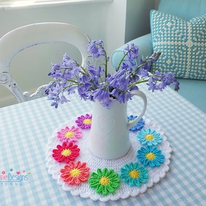 Table Doily Crochet Pattern - Daisy Table Mat Crochet Pattern - Beautiful centre piece, Includes 2 beautiful Tutorials - Pdf crochet pattern