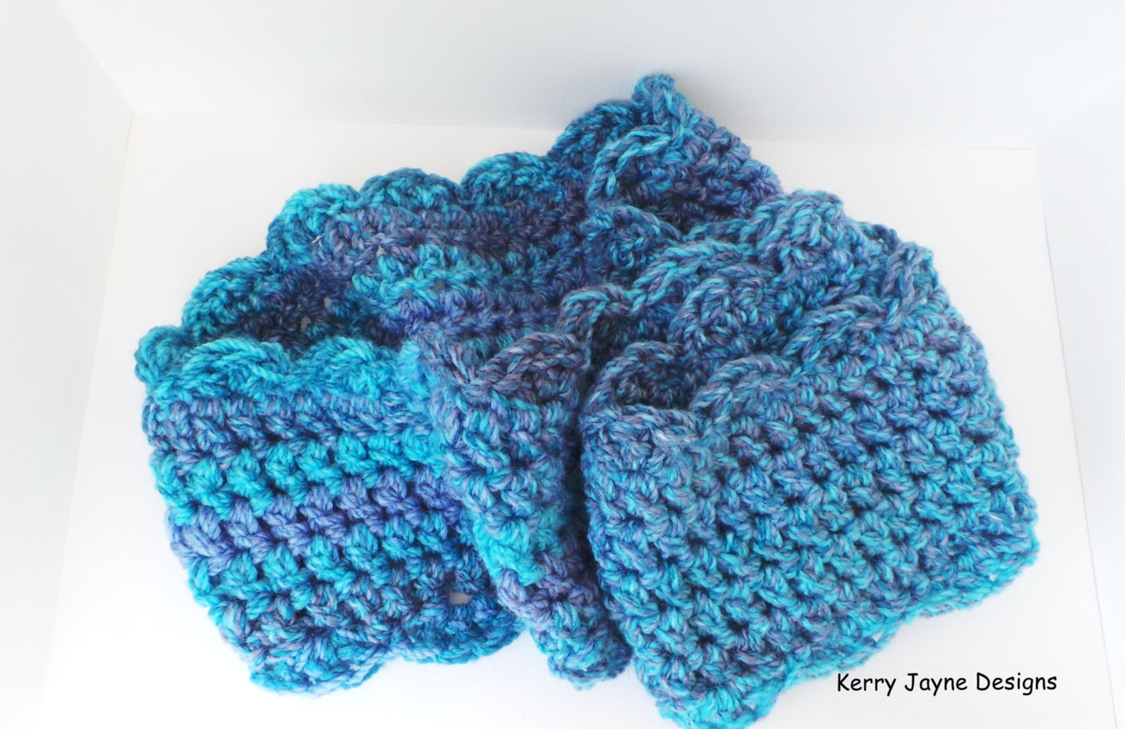 ONE HOUR CROCHET Cowl Pattern, Chunky Infinity Scarf Pattern, Scalloped ...