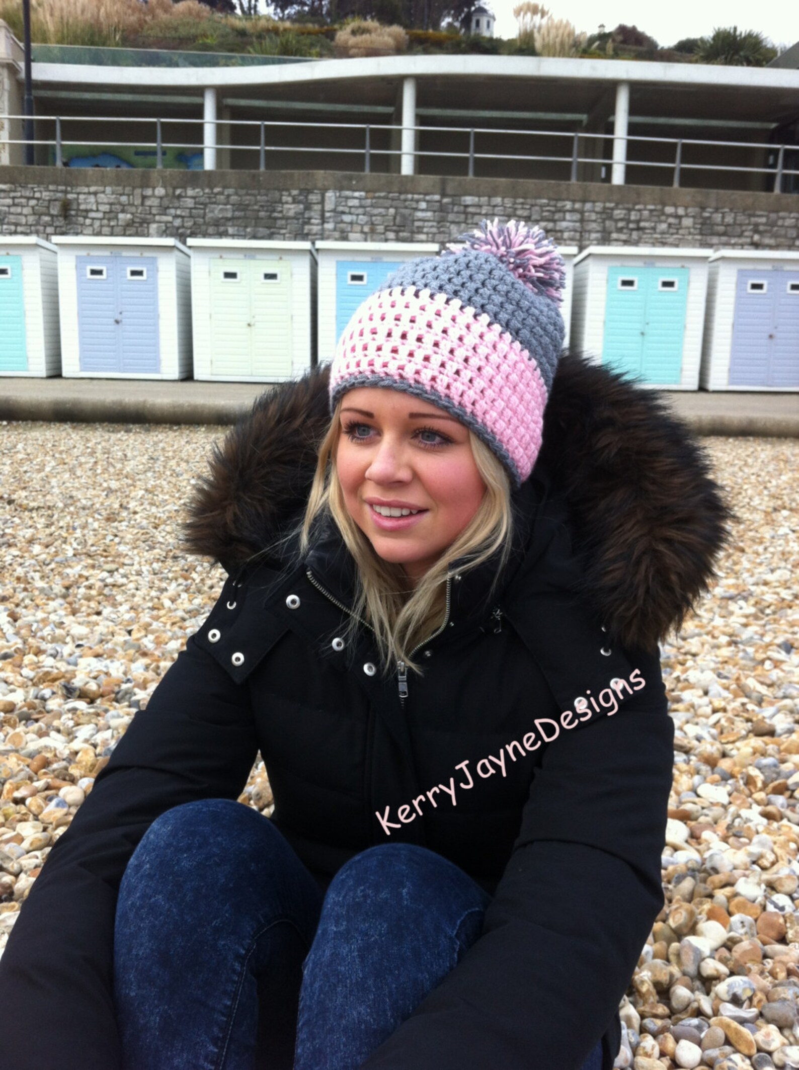 two tone bobble hat
