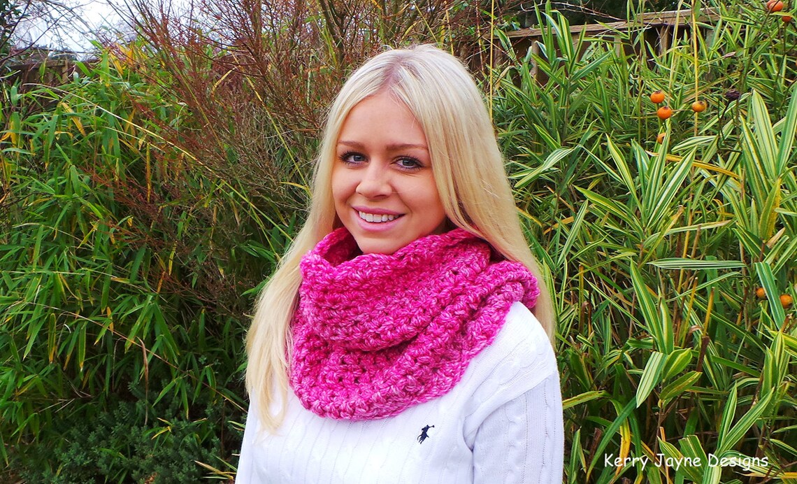 ONE HOUR CROCHET Cowl Pattern, Chunky Infinity Scarf Pattern, Scalloped ...