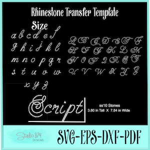 Peut inclure: Un modèle de transfert de strass en téléchargement numérique noir et blanc. Le modèle comprend l'alphabet en lettres majuscules et minuscules, ainsi que le mot "Script" en écriture cursive. Le modèle mesure 3,80 pouces de haut et 7,84 pouces de large et utilise des strass de taille 10.