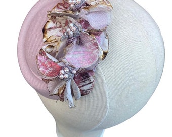 Pink hat, race weddings, wedding hat, pink fascinator, brides hat, occasion hat, amore hat, vintage hat, amore headwear, pale pink hat