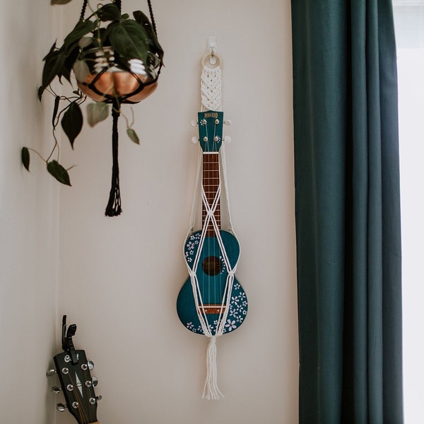 Macrame Ukulele Wall Hanger | Custom Colour | MADE-TO-ORDER | Pineapple / Soprano / Concert / Tenor | Boho Uke Wall Mount Instrument Holder