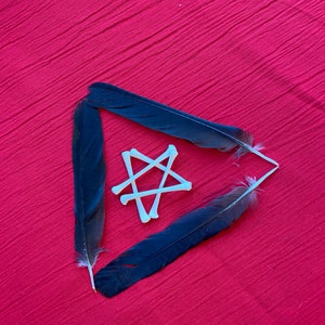 Five Crow bones pentagram feathers protection