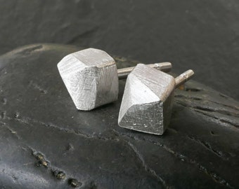 small cube earrings silver, geometric silver studs, silver earring studs, faceted dice earrings, everyday earring studs, stacking earrings