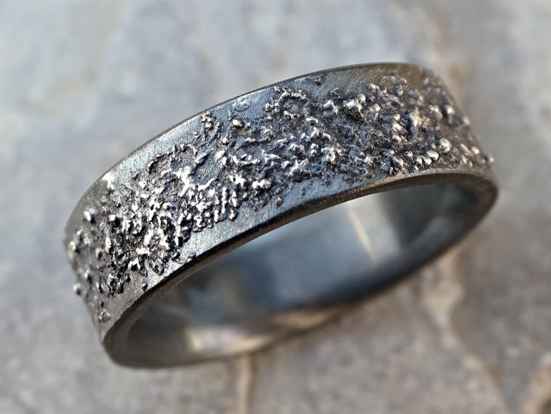 14K White Gold Mens Lab Created Sapphire 1/10 carat Diamond Wedding Band  Ring | Canada