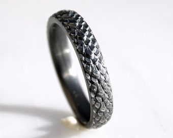 dragon scale ring silver feather ring, medieval wedding band black silver, pagan wedding ring, snake skin ring black silver dragon ring