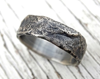 gesmolten zilveren ring rijke structuur, heren trouwring uniek, keltische ring viking, meteoriet trouwring mannen, coole verlovingsring