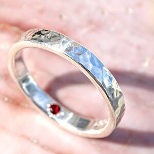 hidden gem ring silver, hidden birthstone ring, silver wedding ring for her, hammered silver ring, personalized gift