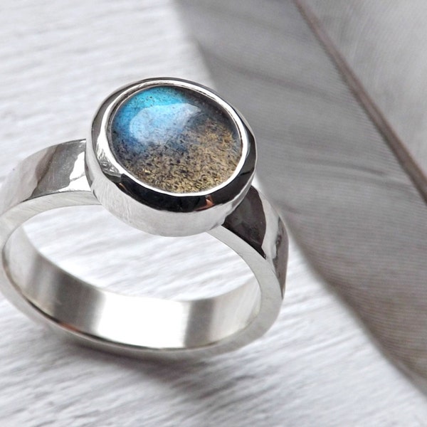 blue labradorite ring silver, alternative engagement ring unique, hammered silver ring, blue gemstone ring, silver wedding band unique