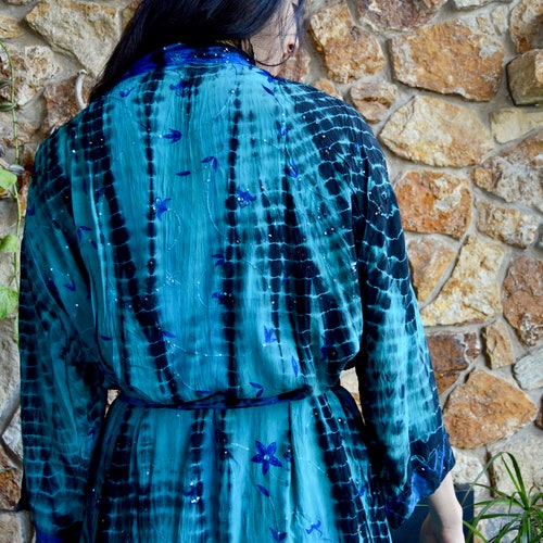 Vintage Handmade Hand Dyed Blue Turquoise Cobalt deals Tie Dye Embroidered Beaded Sequin Silk Indian Hippie Boho Kimono Robe Duster Made in India