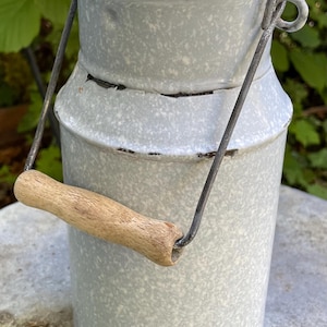 Vintage Graniteware Enamelware Milk Can with Handle and Lid, Gray & White Speckled Rustic Farmhouse Cottagecore