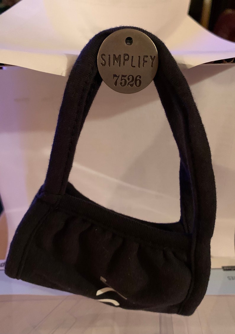 Simplify Disc Face Mask Holder Car Vent Clip