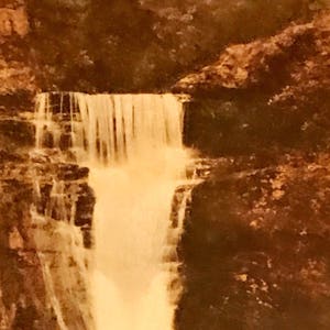 Jahrgang Hand farbige Postkarte, untere Black Hills Fälle, South Dakota, schöne 1930er Jahre Postkarte Sammler
