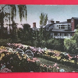 HC55G, Postal vintage de la década de 1930 con vista a los jardines de THE MIMSLYN, Luray, VA, Postal coloreada a mano, Hermosa postal coleccionable