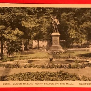 Jahrgang Hand farbige Postkarte, Oliver Hazard Perry Statue auf der Mall, Newport, Rhode Island, schöne 1930er Jahre Postkarte Sammler