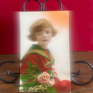 PO11G, Antique, Portrait, PostCard, Debutante, Lovely Girl, Beautiful Flowers, DEDE, Paris