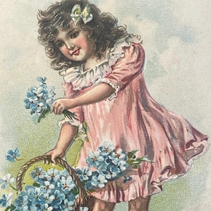 BD32G, Antik leicht geprägt, Geburtstag Postkarte, liebevolle Geburtstagswünsche, süßes kleines Mädchen, schöne blaue Blumen, Raphael Tuck Sons, Sachsen