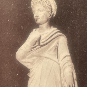 AG195G, Escultura de Belas Artes, Julie, Filha de Tilus, Museu de La MAISON CARREE, França