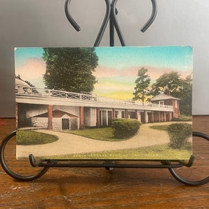HC31G, VIRGINIA, Vintage handkolorierte Postkarte, North Terrassen-Gebäude, Monticello, Alberttype, USA