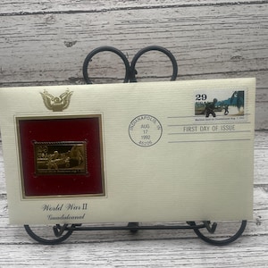 Ersttag der Ausgabe, 2.Weltkrieg, Guadalcanal, 17. August 1992, offizielle Briefmarke, Goldstempel-Replik und Ersttagsbrief