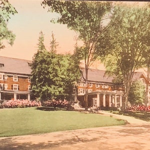 Vintage Hand farbige Postkarte, das Berkshire Inn, Great Barrington, Massachusetts
