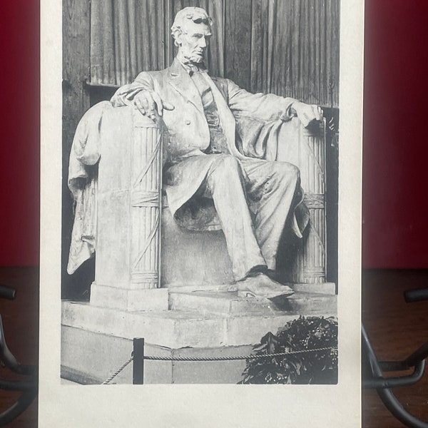 AG6, Antique Fine Arts Postcard, Fine Art Sculpture, Seated Lincoln, Artist Daniel Chester French, Meridian Gravure