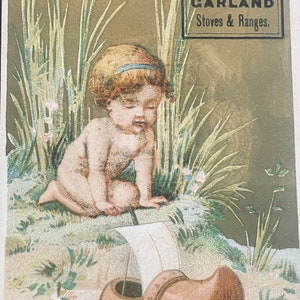 TC01, Victoriaanse Trade Card, Carland Stoves en Ranges, schattige kleine jongen, klomp zeilboot, jaren 1800