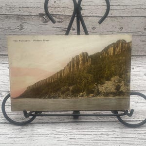 HC64G, Vintage handkolorierte Postkarte, The Palisades, Hudson River, Alberttype,