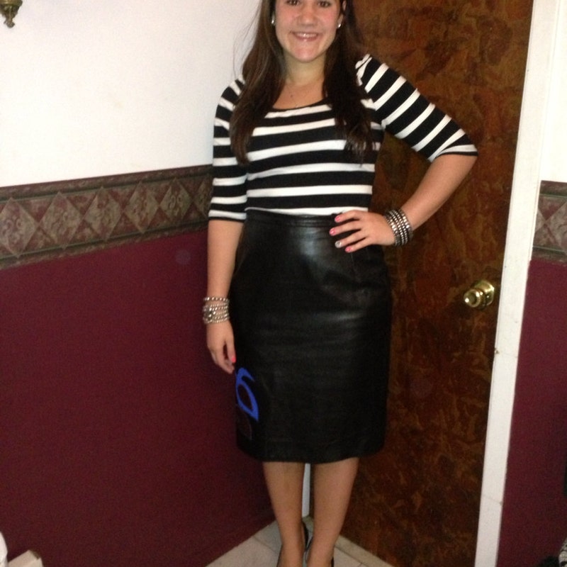 Elegant Pencil Skirt – Limited Edition Horse Print