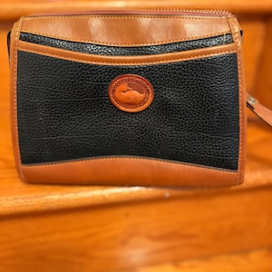 Vintage Dooney & Bourke purse/handbag