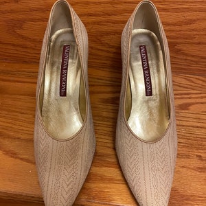 Valentina Rangoni Krämfärgade/Beige Linnepumps Storlek 8 1/2 Originalkartong