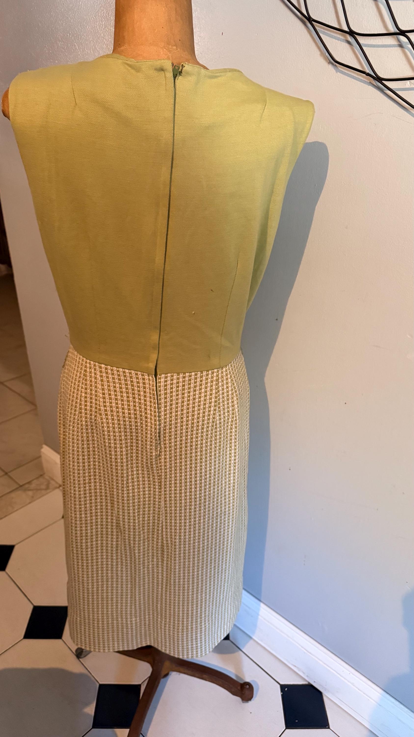 Jackie O look like green two pieces dress vintage size 16 Jackie O look like green two pieces dress vintage size 16