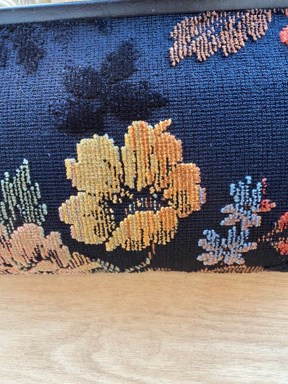 Flower embroidery clutch - image 6