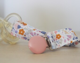 BABY GIRL PINK STRAWBERRY DUMMY CLIP STRAP/PACIFIER/TOY HOLDER CLIPS 