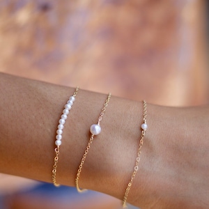 Bracelets de perles délicates pour femmes, bracelet de perles minuscules, bracelet d'amitié, bijoux de mariage, bracelet de perles d'eau douce Dainty image 4