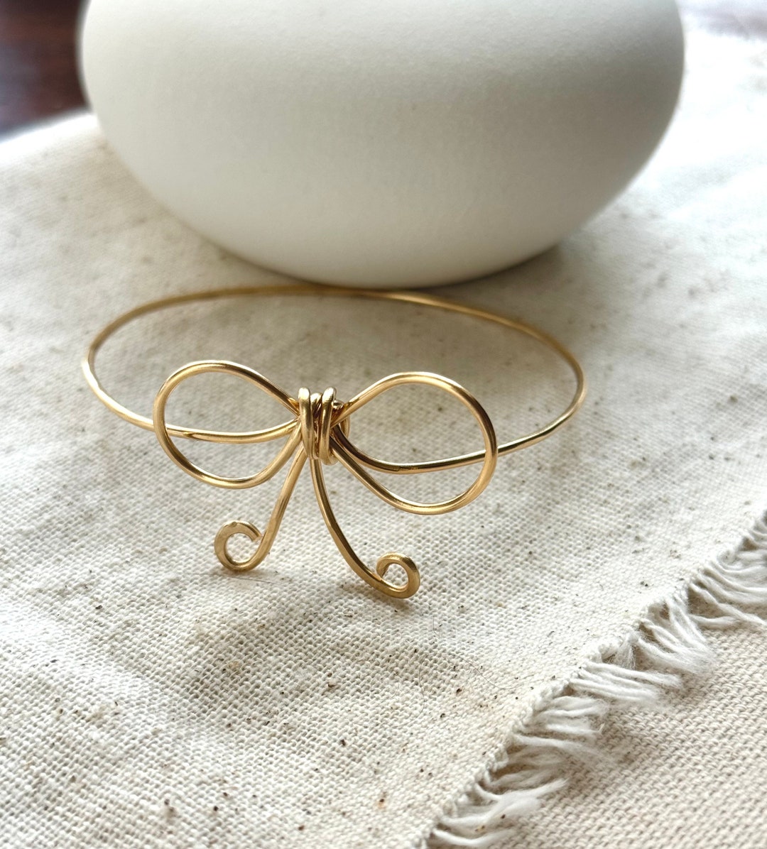 Gold Bow Bangle, Bow Bracelet, Wire Bangle, Bridesmaids Bracelet, Gift ...