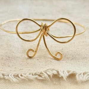 Gold Bow Bangle, Bow Bracelet, Wire Bangle, Bridesmaids Bracelet, Gift ...