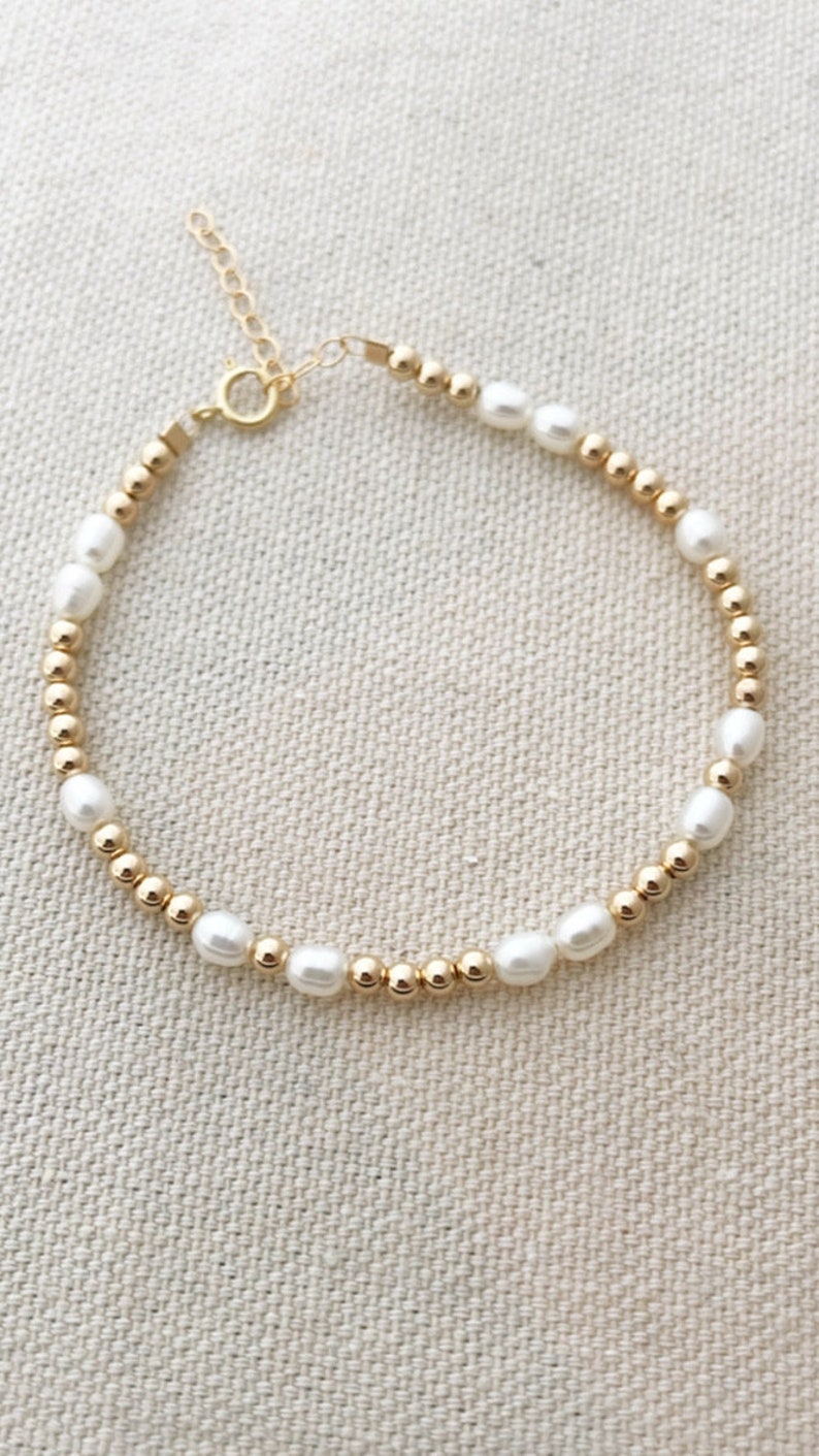 Gold or Silver PEARL Bead Bracelet, GENUINE Freshwater Pearl Bracelet, Bridesmaid Gift, Boho Chic Wedding Jewelry, ADJUSTABLE afbeelding 2