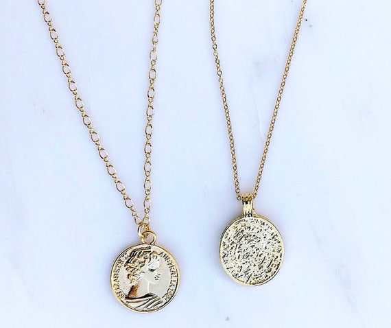 elizabeth gold necklace