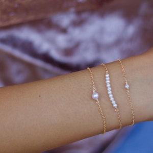 Bracelets de perles délicates pour femmes, bracelet de perles minuscules, bracelet d'amitié, bijoux de mariage, bracelet de perles d'eau douce Dainty image 6