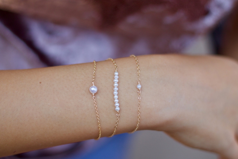 Bracelets de perles délicates pour femmes, bracelet de perles minuscules, bracelet d'amitié, bijoux de mariage, bracelet de perles d'eau douce Dainty image 3