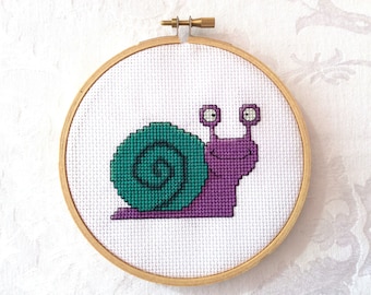 Modèle de point de croix compté d'escargot, broderie de bogue, tapisserie de jardin, tableau de téléchargement instantané, modèle PDF, téléchargement numérique imprimable