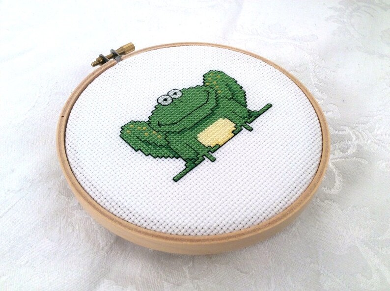 Frog Cross Stitch Pattern, Needlepoint, Animal Embroidery, PDF Pattern