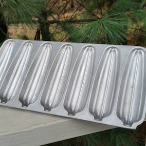 Cast Aluminum Corn Bread Pan Wearever No 2797 Made in USA #2982