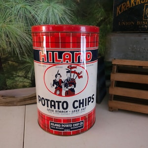 1940s HILAND Potato Chip Can Red, White & Blue Advertising Collectible Tartan Plaid Scotsmen  #3727