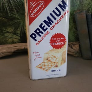 1960s Premium Nabisco (National Biscuit Company) 14 OZ Saltine Cracker Tin Red White & Light Blue Bilingual Cracker Tin  #4580